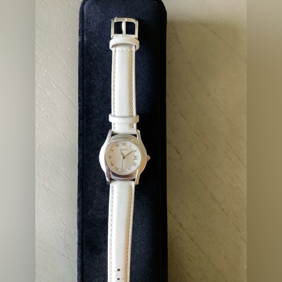 Authentic GUCCI ladies watch ??